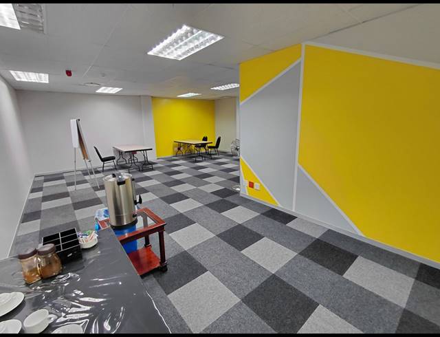 144M² OFFICE TO LET IN HALFWAY HOUSE